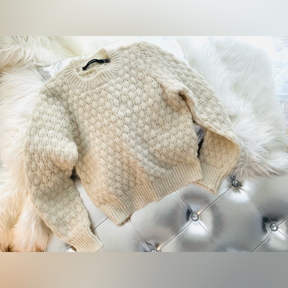 🛑🛑🛑NWOT POINTELLE SWEATER - Picture 2 of 12